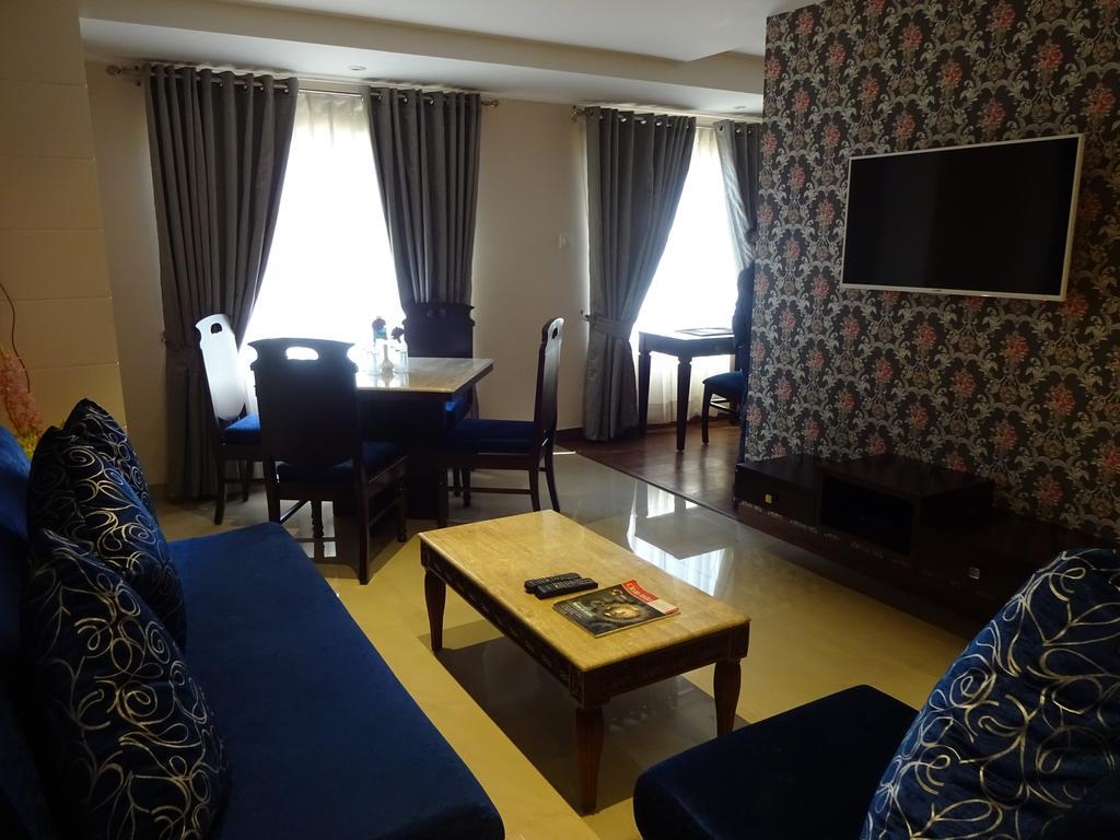 Hotel Landmark Gválijar Kültér fotó