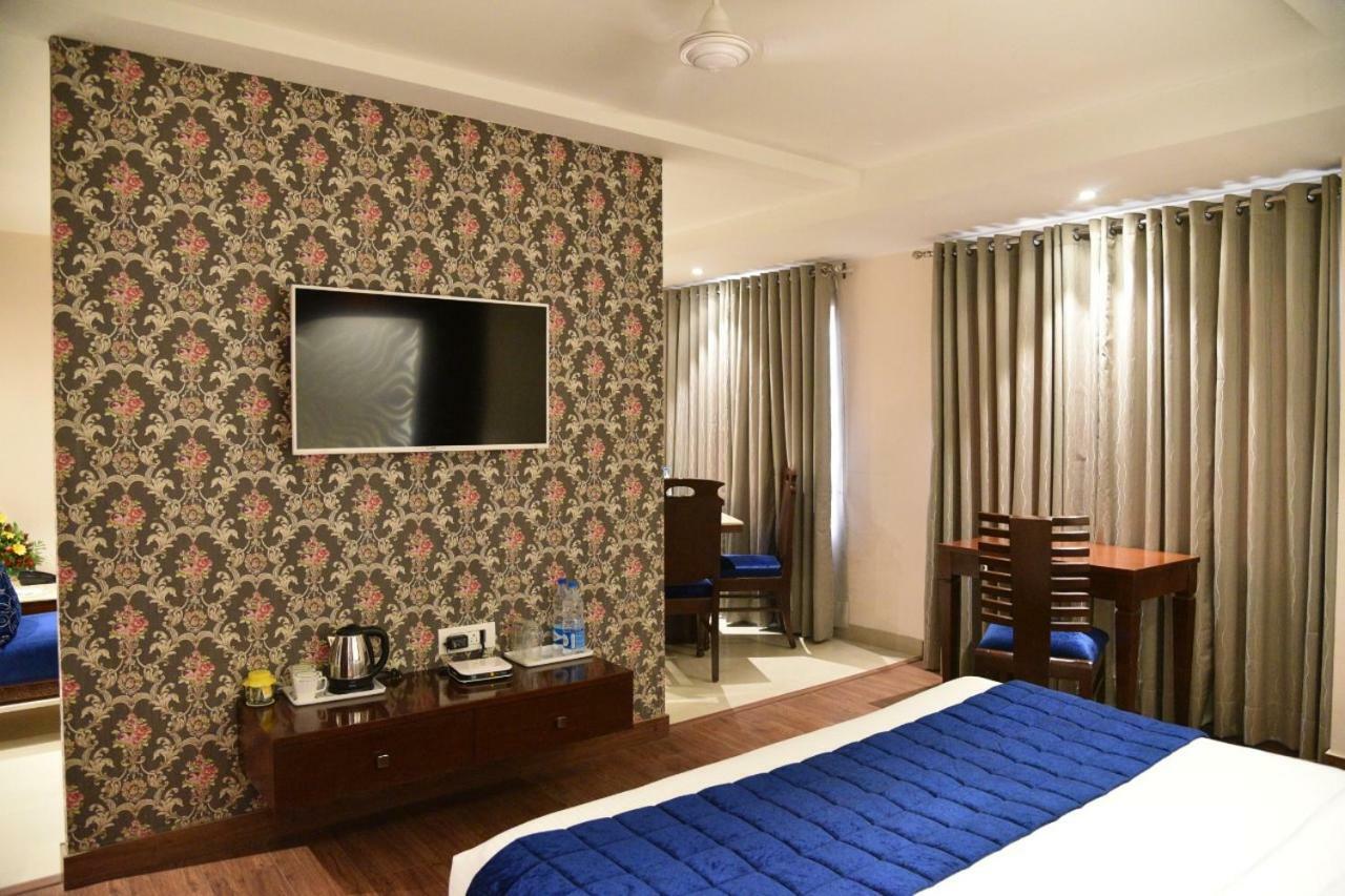 Hotel Landmark Gválijar Kültér fotó