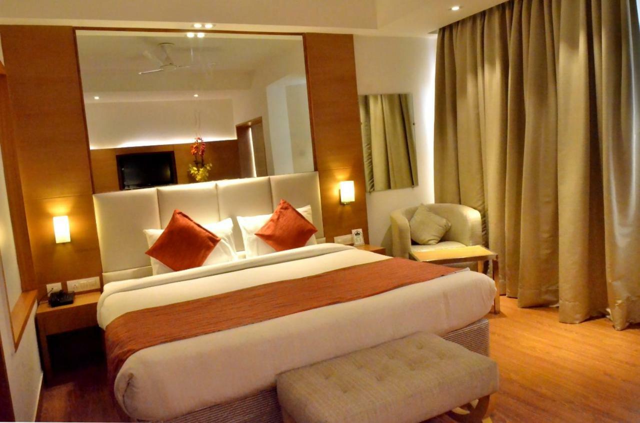 Hotel Landmark Gválijar Kültér fotó