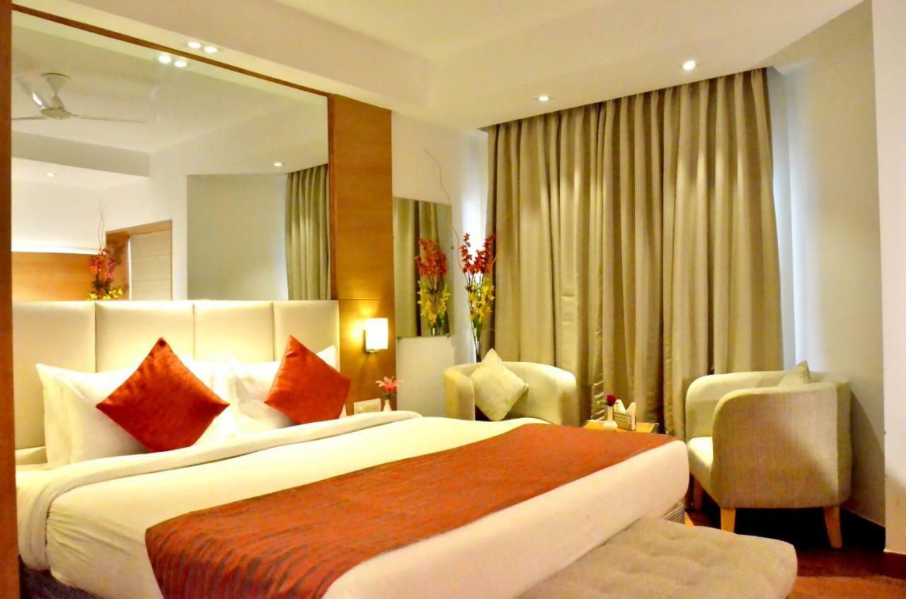Hotel Landmark Gválijar Kültér fotó