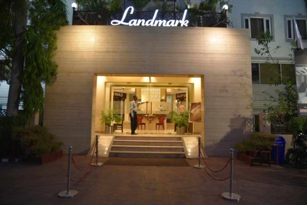 Hotel Landmark Gválijar Kültér fotó